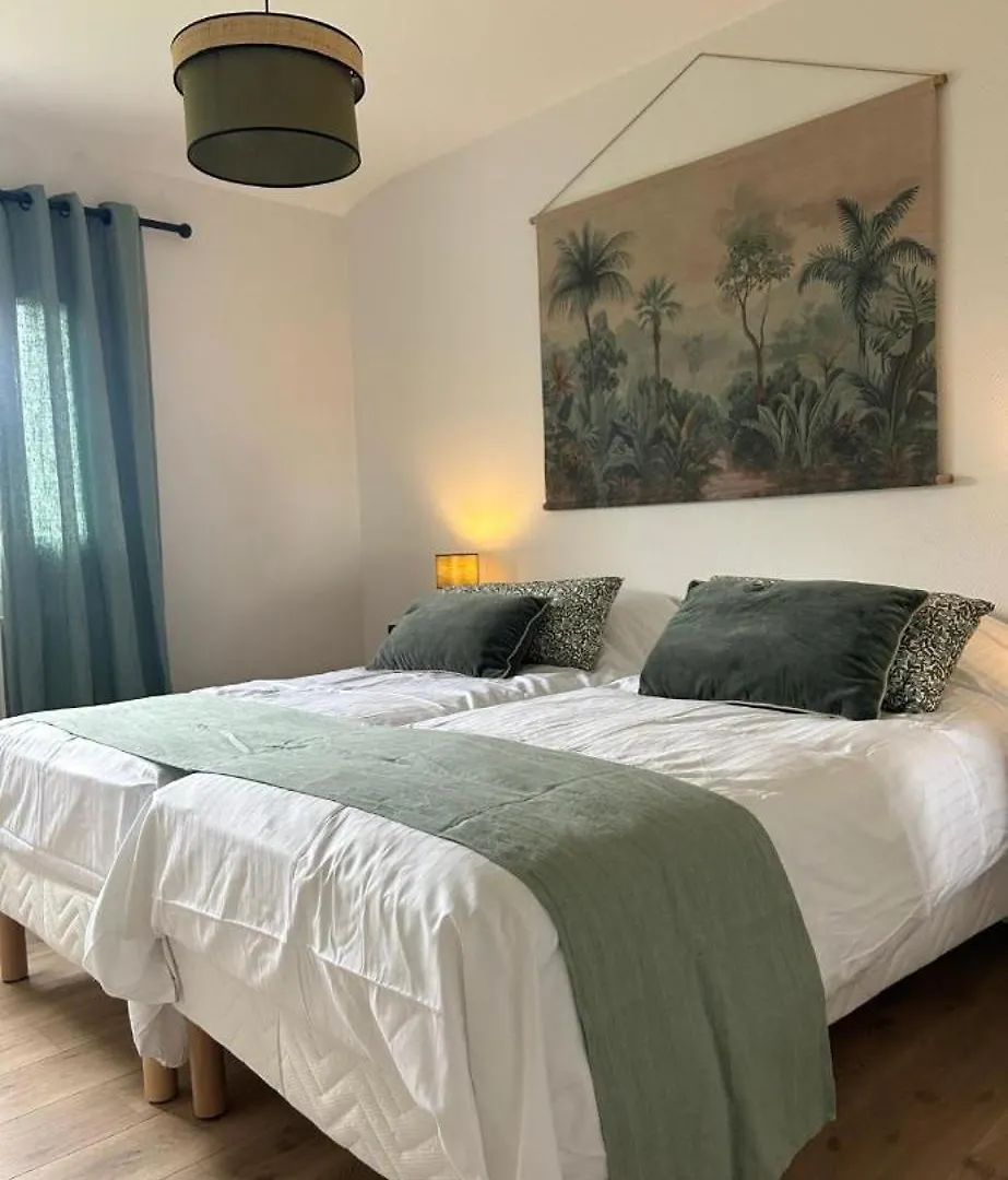 Villa Familiale 5 Chambres Dans Un Ecrin De Verdure A 15 Mns Des Plages Mellac